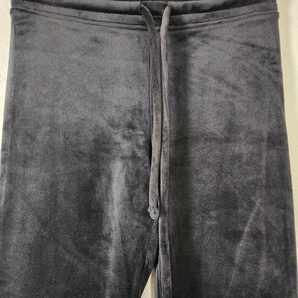 NWT - American Eagle Outfitters Black Velour Pants - Size Small Short - Picture 6 of 6